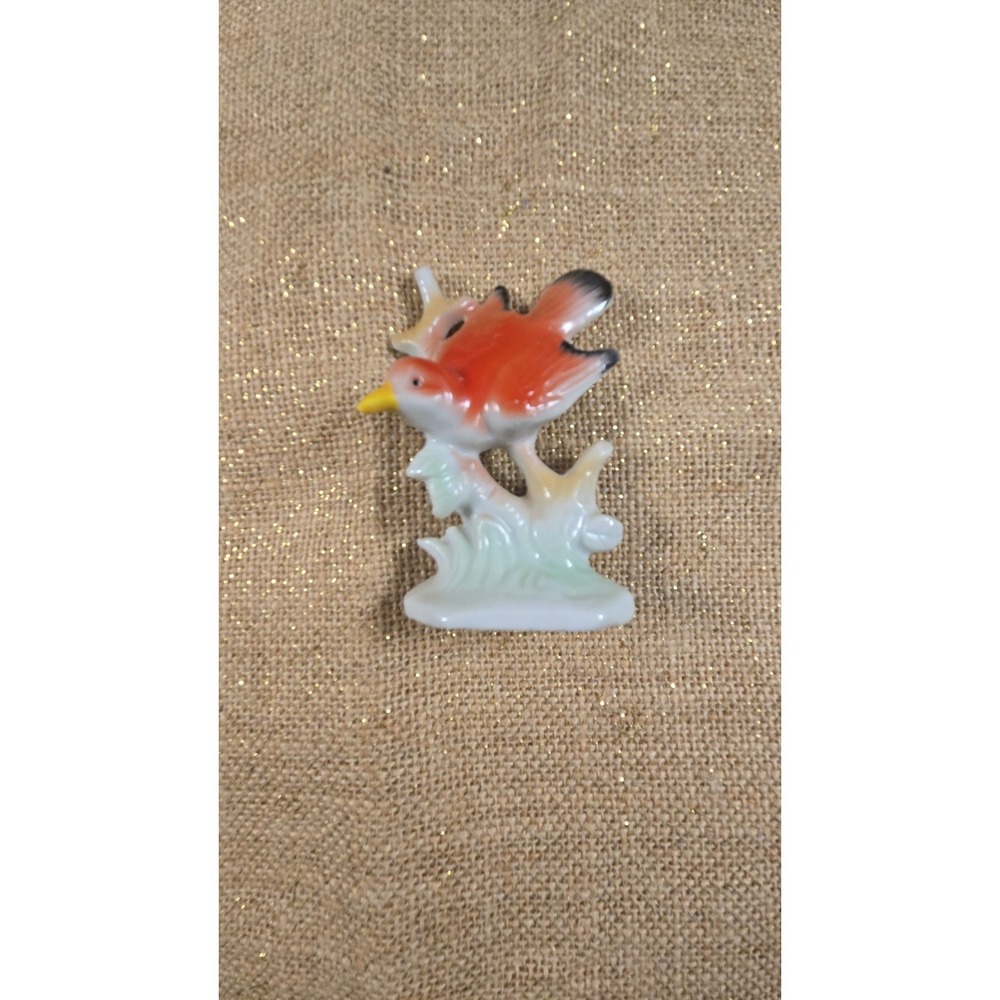 BB-1413.  Vintage Hand Painted Bird Figurine